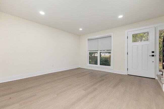 Photo - 109 S Church St Unidad B