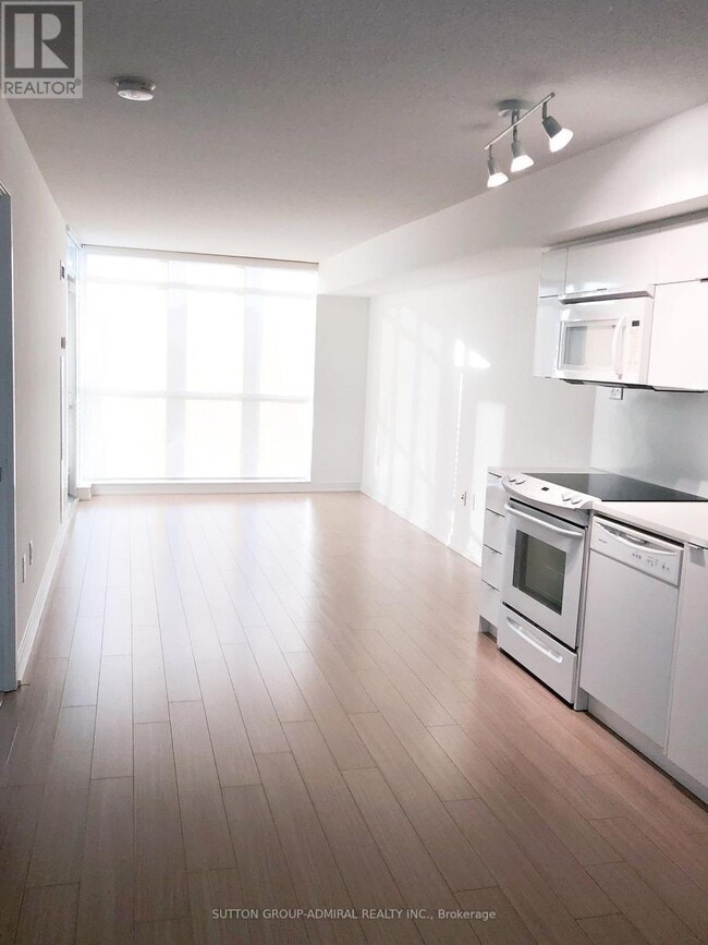 Photo - 151 Dan Leckie Way Unité 820