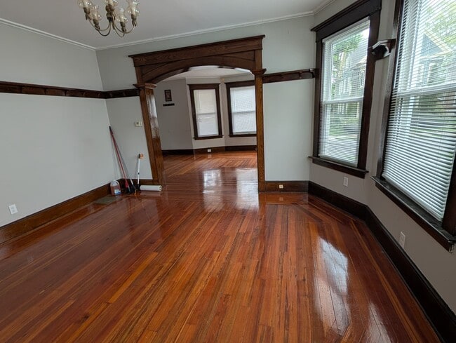Building Photo - 126 Hobart St Unit 1
