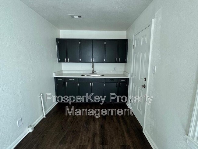 Photo - 1480 Brewer Ave