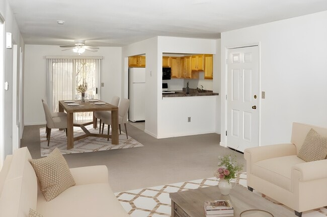 Photo - Williamsburg Village