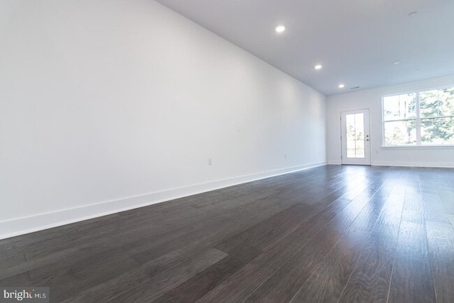 Photo - 215 Lewis Fisher Dr