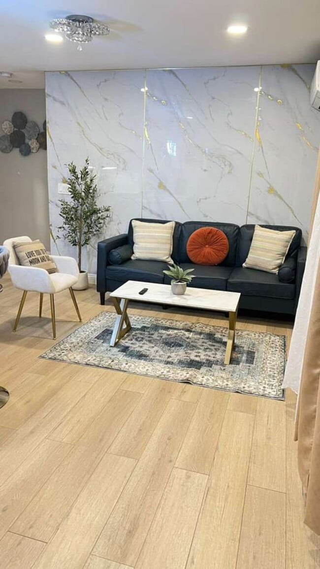 Building Photo - 1059 Gillespie Dr Unit ID1471808P