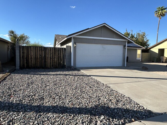 Photo - 6150 W Mauna Loa Ln