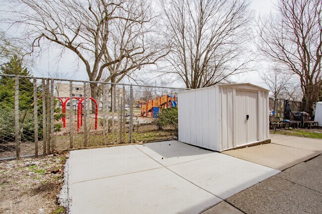 Photo - 4852 Carol St