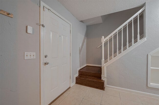 Building Photo - 3610 Bee Bayou Ln