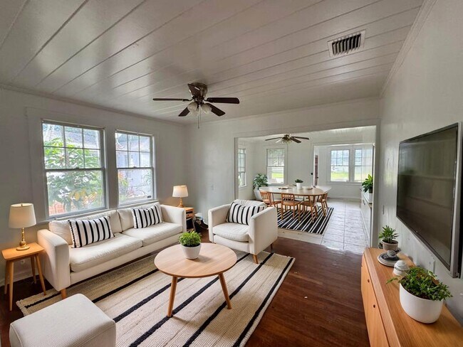 Photo - 200 Park Ave