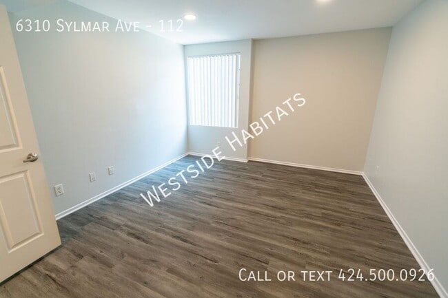 Photo - 6310 Sylmar Ave Unidad 112