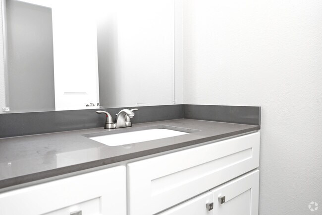 1BR,1BA