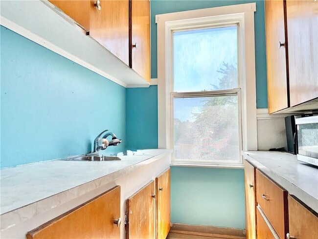 Photo - 550 Winter St