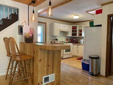 Photo - 9485 Country Club Rd