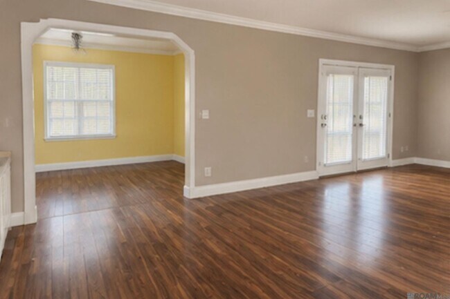 Photo - 111 West Dr