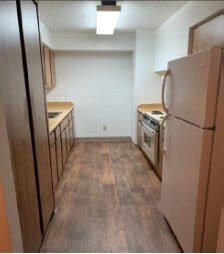 Kitchen - Brookside South Apartments