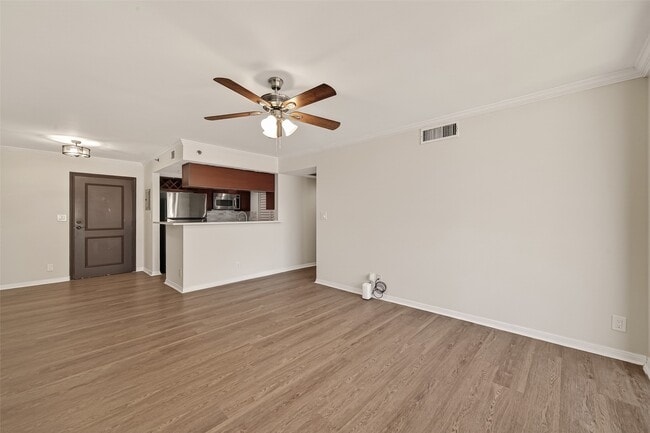 Photo - 3525 Sage Rd Unidad 1705