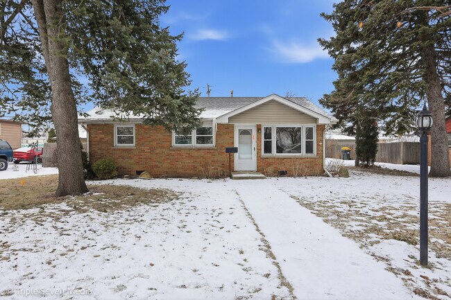 Photo - 6135 Birmingham St