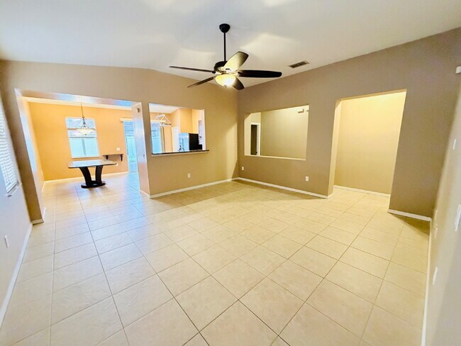 Photo - Spacious 3-Bedroom Home with 2 Full Baths in Charming Mulberry Home with Outdoor Kitchen!