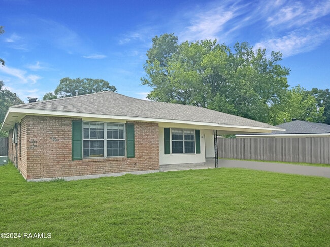 Photo - 412 Estelle Dr House