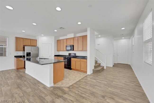 Photo - 935 Spiracle Ave
