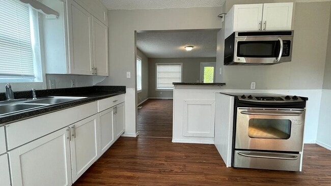 Photo - Updated 2 bed/1 bath home!