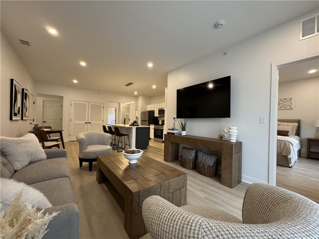 Photo - 503 Erie Rdg Dr