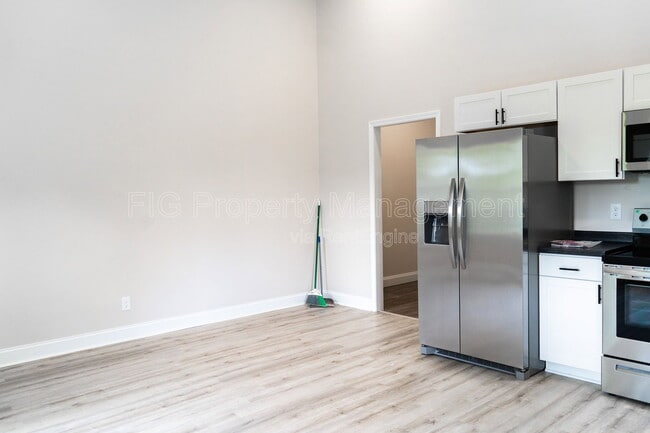 Photo - 2242 Price Ave Unit B