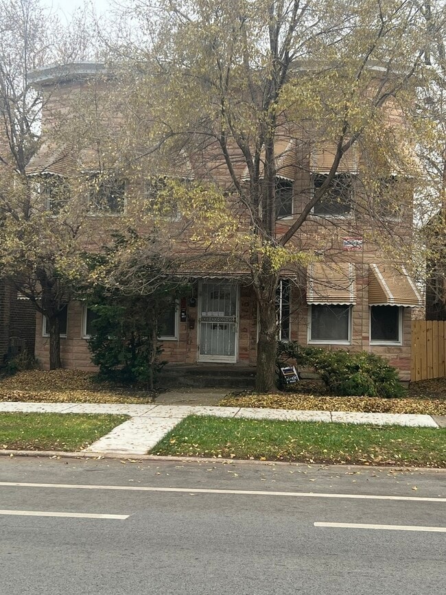 Building Photo - 1845 E 93rd St Unit 2E