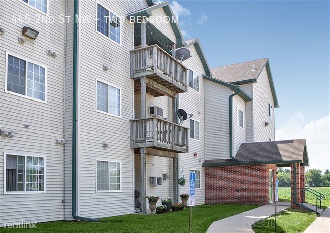 Altoona Park Apts (445 2nd St NW) - Altoona Park Apts (445 2nd St NW)