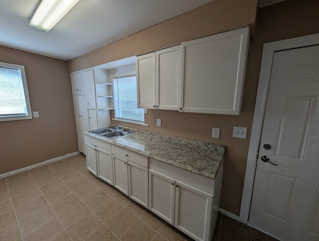 407 Engman St Unidad C