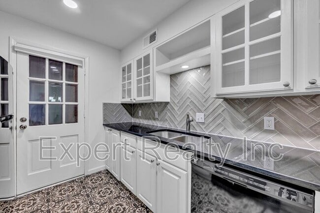 Photo - 2076 Montreat Cir