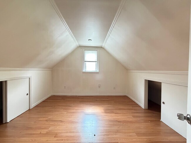 Photo - 198 Danforth Ave Unit 3
