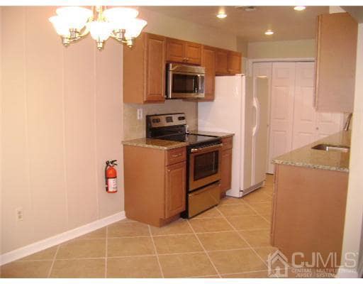 Photo - 107 Chatham Dr Unit B