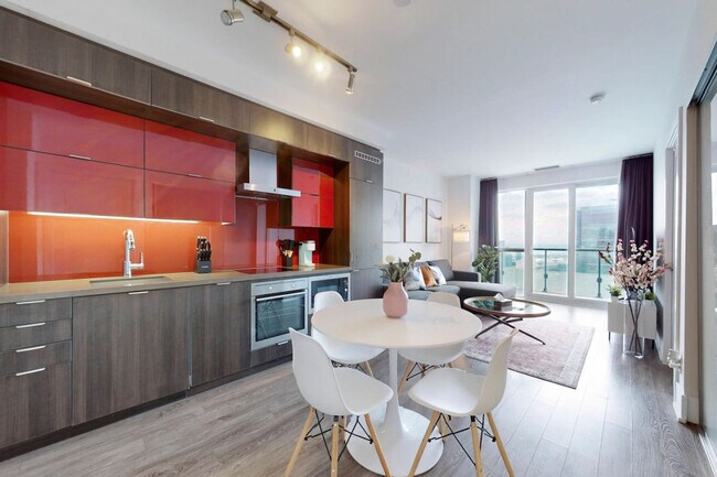 Photo - 300 Front St W Unit SI ID1403766P