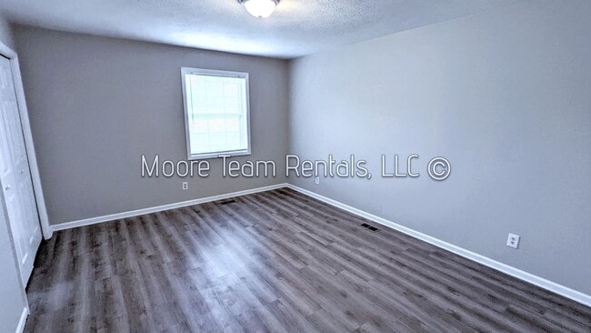 Photo - 2 Bed/1.5Ba - Includes - Water, Septic, Trash & Lawn - Sec 8 Unidad #10