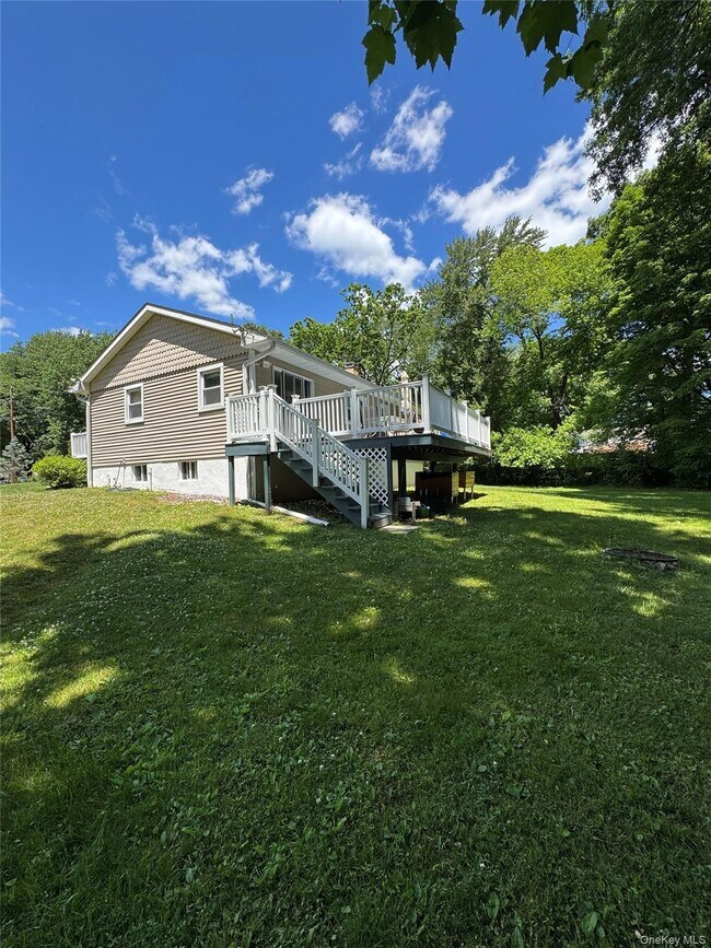 Photo - 18 Montfort Woods Rd