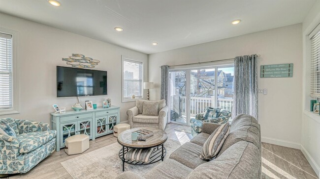 Photo - 1A N Victoria Ave Unit 1A