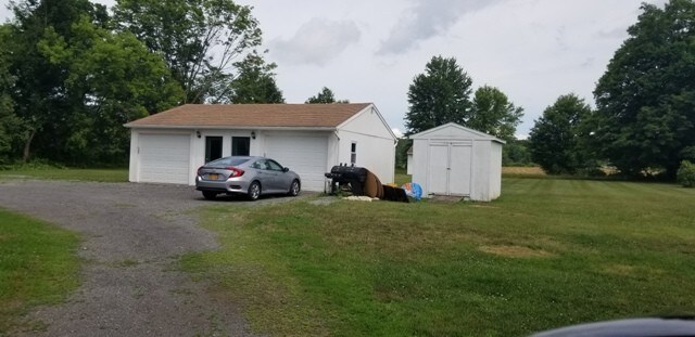 Photo - 1047 Fyler Rd