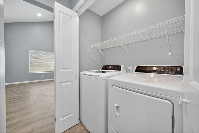 Photo - 10106 Shadow Pine Dr