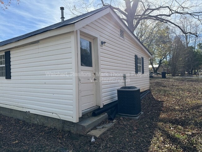 Photo - 1403 Elm St