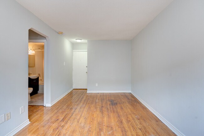 Photo - 38 Lambton Ave