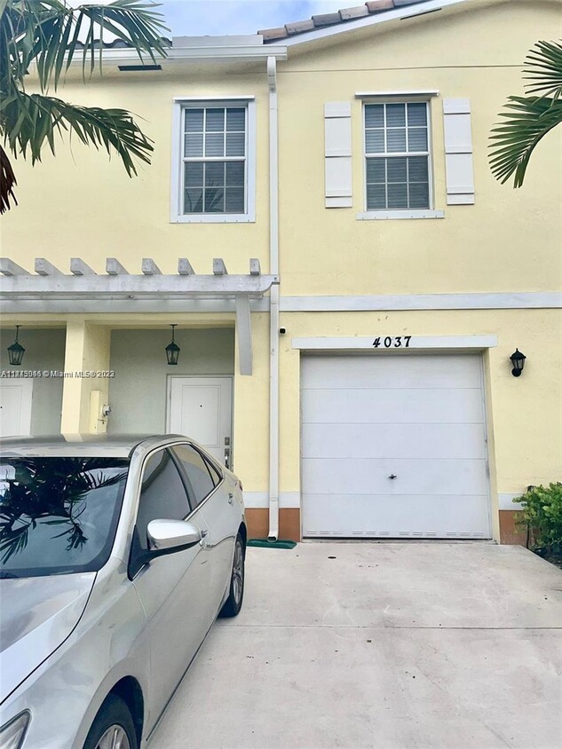 Photo - 4037 NW 11th Pl (Plantation, FL)