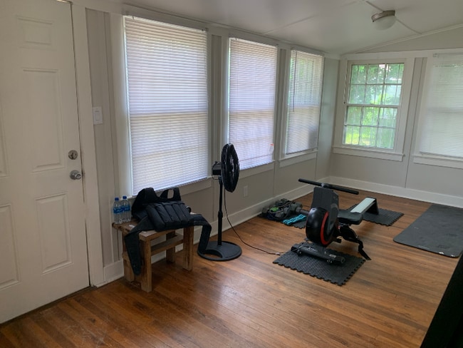 Photo - 614 W Lee Ave