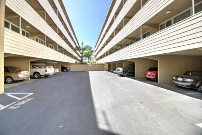 Courtyard Apartments