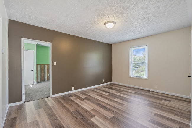 Photo - 366 N Main St