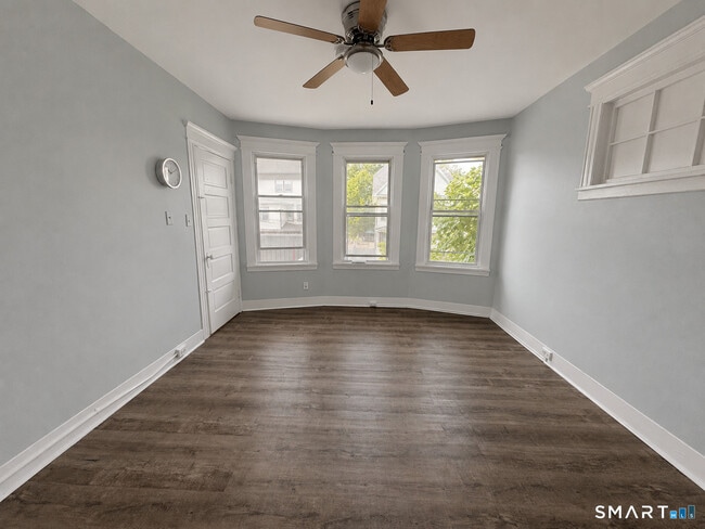 Photo - 350 Spring St