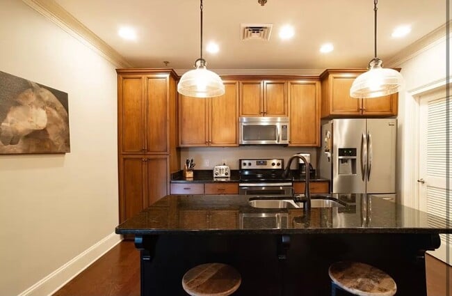 Building Photo - Newly Renovated! Music Row Gated Condo