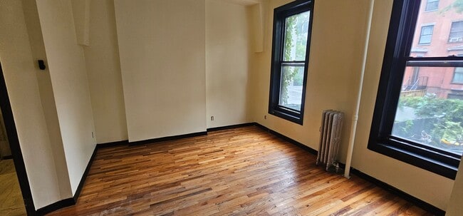 Photo - 140 W 123rd St Unit Apartment 2