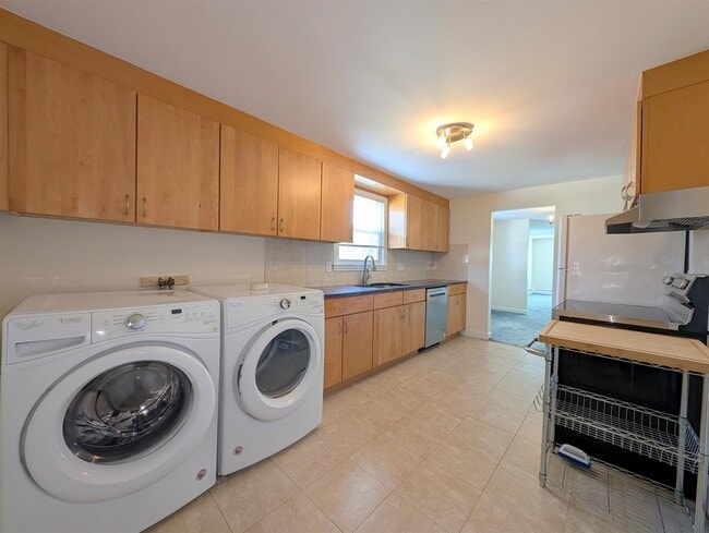 Building Photo - 5 Patrick St Unit 2