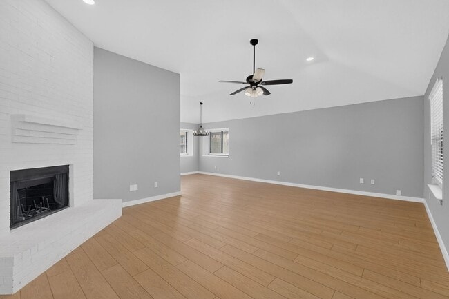 Photo - 3701 University Dr