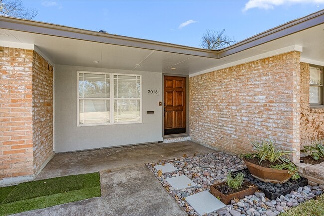 Photo - 2018 Woodvine Dr