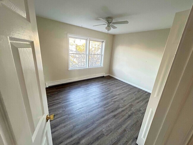 28 Couch St